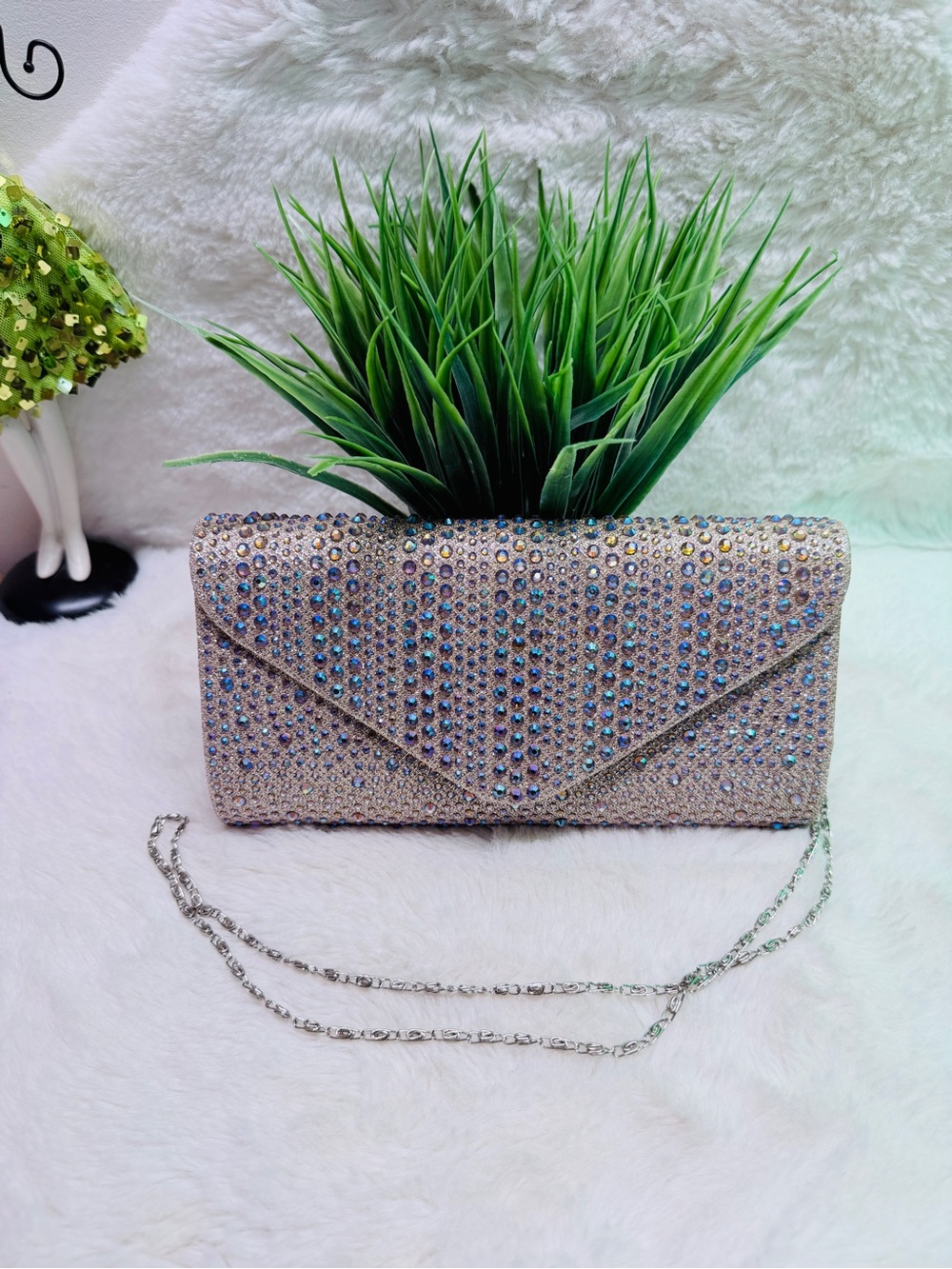 Elegant Crystal-Embellished Pink Colored Silver Evening Date Wedding Clutch 💝